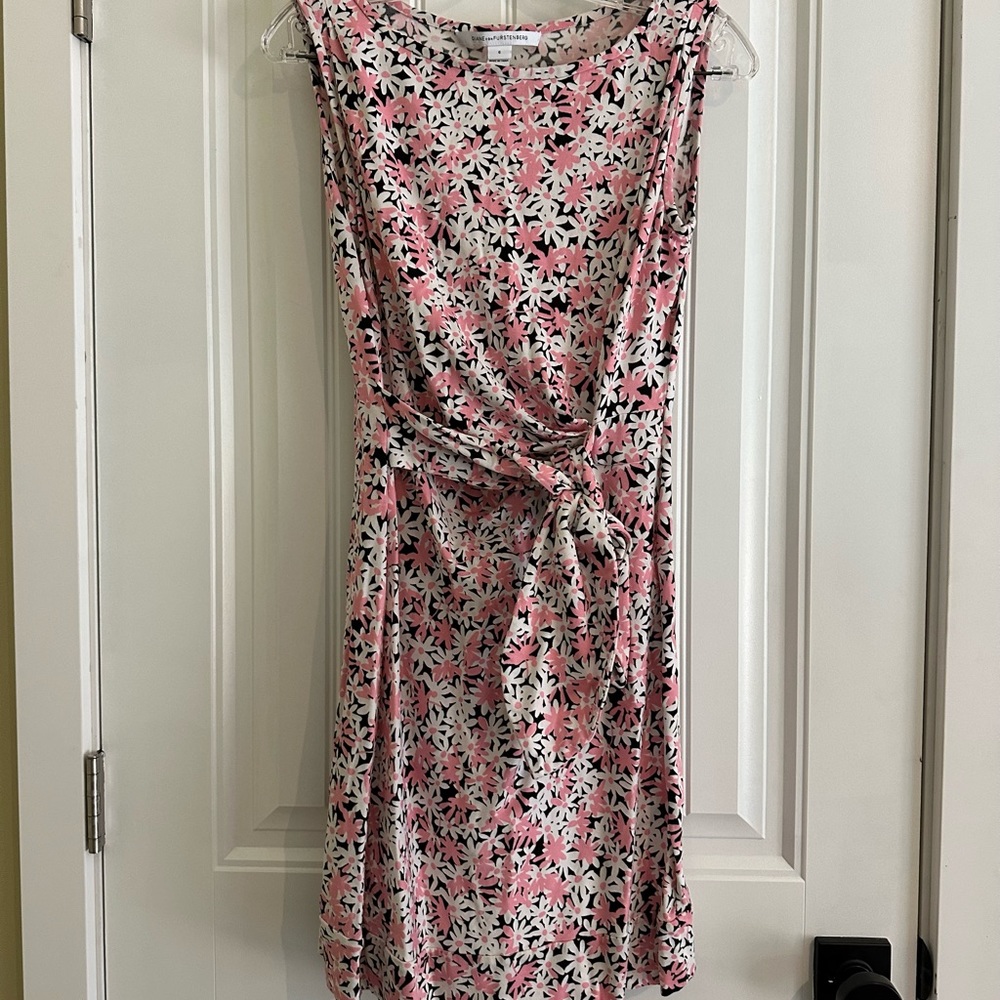 DVF Diane Von Furstenberg Pink Faux Wrap Daisy Dress Women’s Size 6